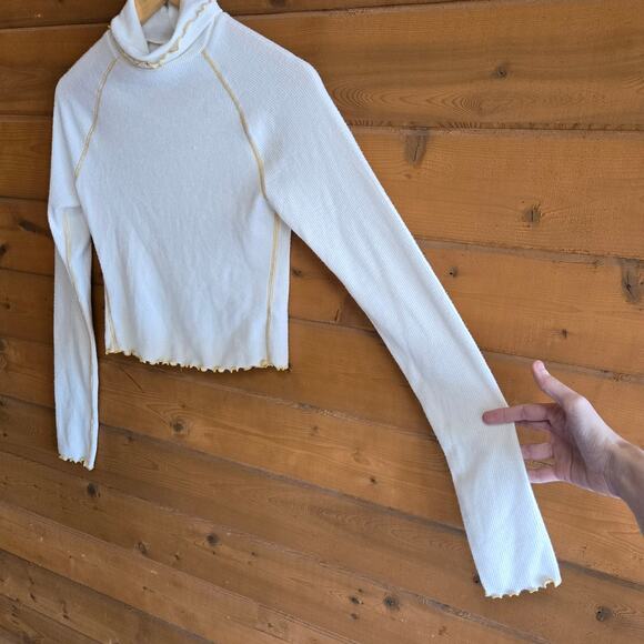 Urban Outfitters Out From Under Waffle Turtleneck Ivory Scalloped Crop Top M - Picture 5 of 5